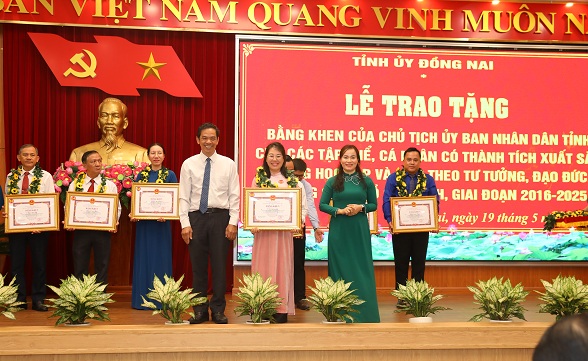 3. Khen Hương.JPG
